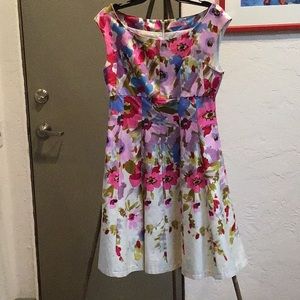 ❌❌ SOLD ❌❌Empire Fitted Floral Dress